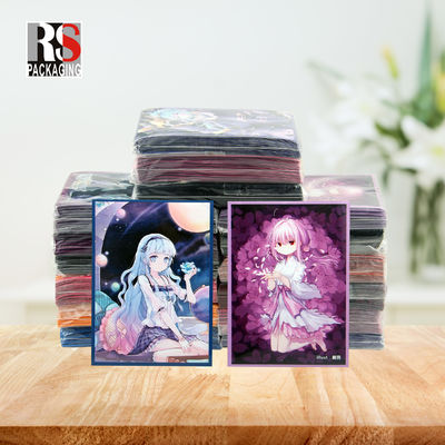 Tabletop Plastik Anime Game Card Protector Sleeve Dimensi Disesuaikan Dan Cetak Logo