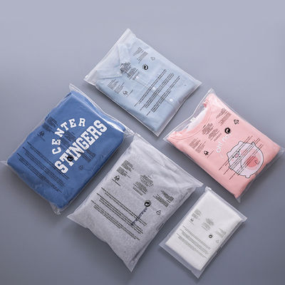 CPE / PE / PPE Printed Poly Bag Moisture Proof Mylar Frosted Zip Lock Bags Untuk Pakaian