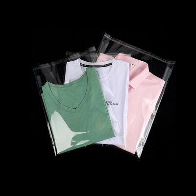 Kemasan T-shirt yang disesuaikan Kantong plastik Opp transparan dengan perekat diri