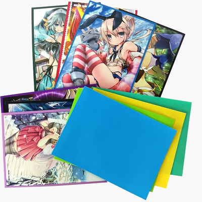 Pelindung Kartu Game Matte Kustom Berkilau Bertekstur Cetakan Indah Pelindung Kartu Perdagangan