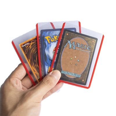 Pelindung Kartu Game Matte Kustom Berkilau Bertekstur Cetakan Indah Pelindung Kartu Perdagangan